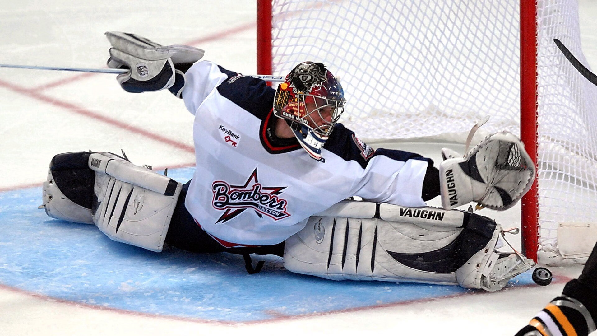 战术铁壁与致命手术刀，日本防守锁死喀麦隆，德布劳内成为关键先生