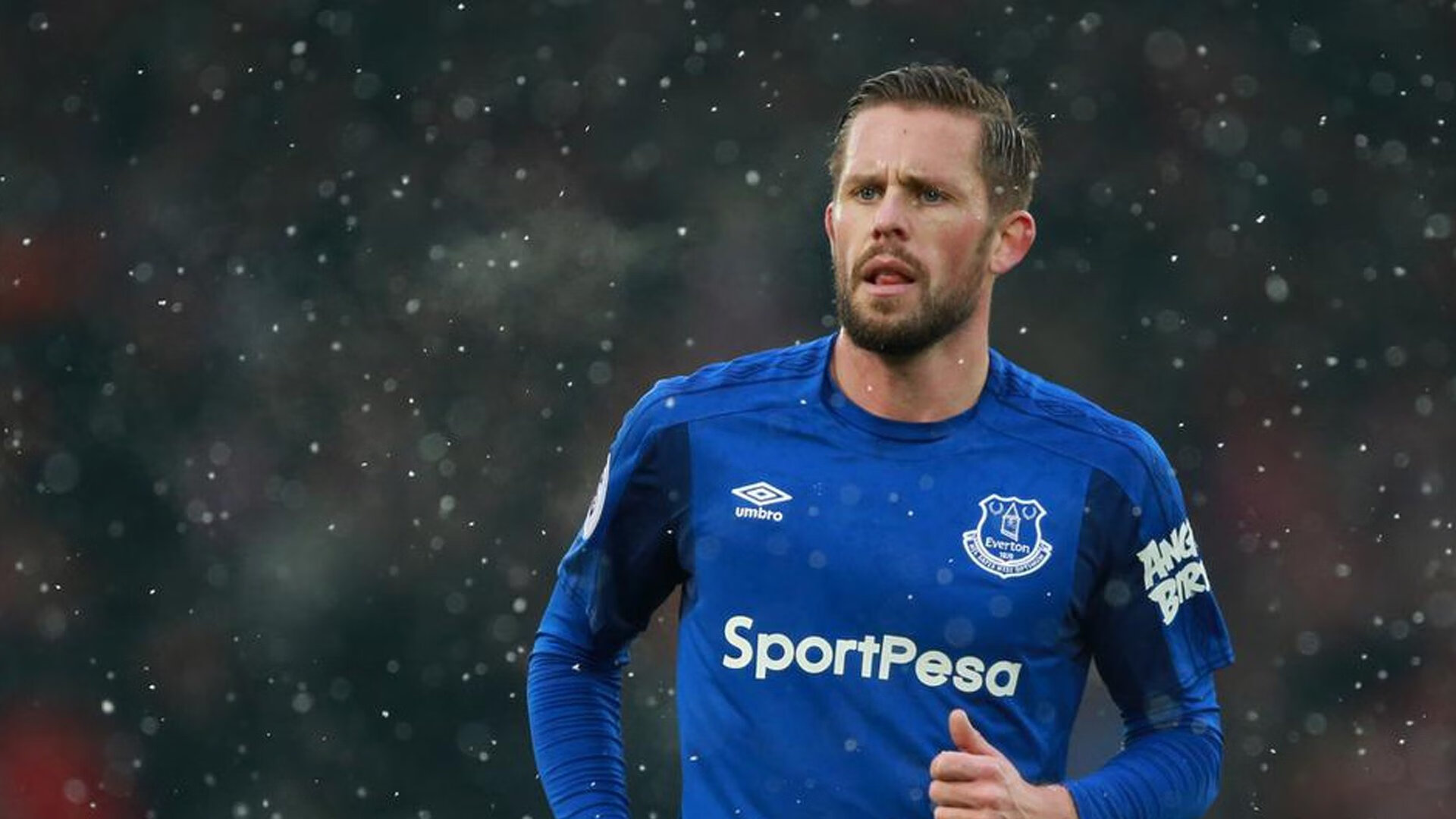 奥亚尔萨瓦尔惊艳四座，日本小将率队碾压利物浦的战术启示