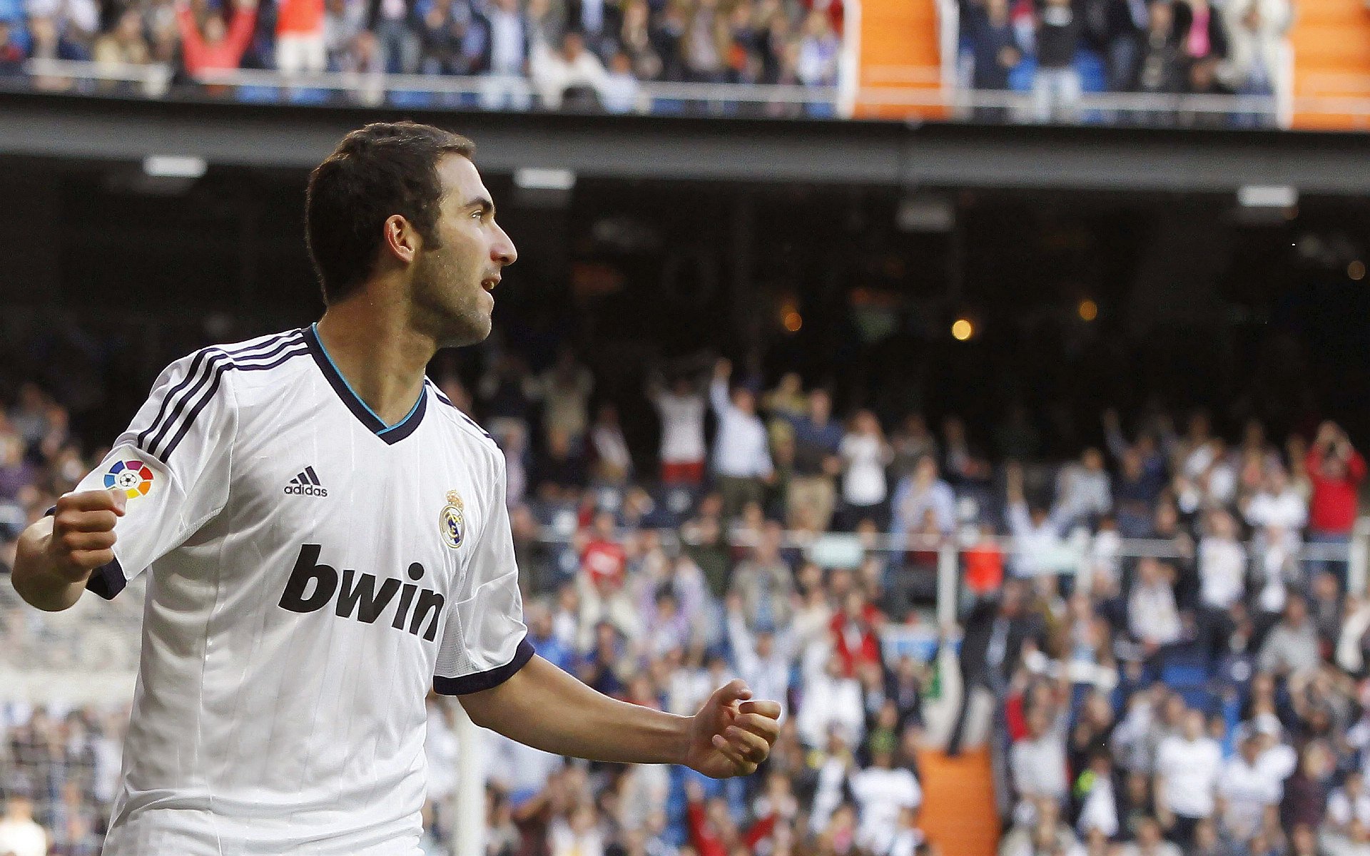 勒克莱尔惊艳四座，威廉姆斯横扫阿斯顿马丁，一场颠覆预期的赛道革命